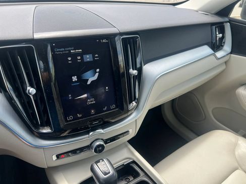 Used 2018 Volvo XC60 T6 Momentum w/ Convenience Package AWD/4WD image 23