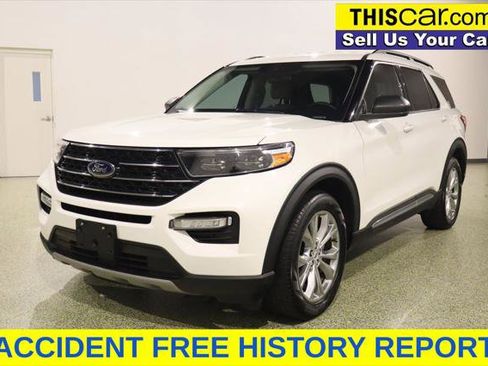 Used 2023 Ford Explorer XLT w/ Equipment Group 202A RWD image 3