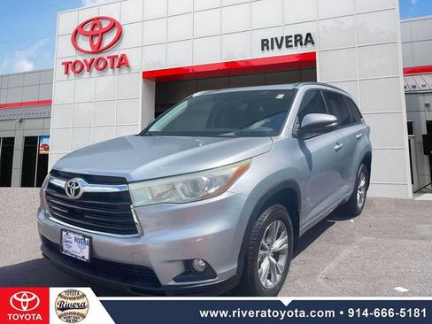 Used 2015 Toyota Highlander XLE AWD/4WD image 4