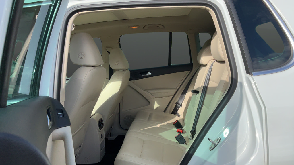 Used 2015 Volkswagen Tiguan SEL AWD/4WD image 19
