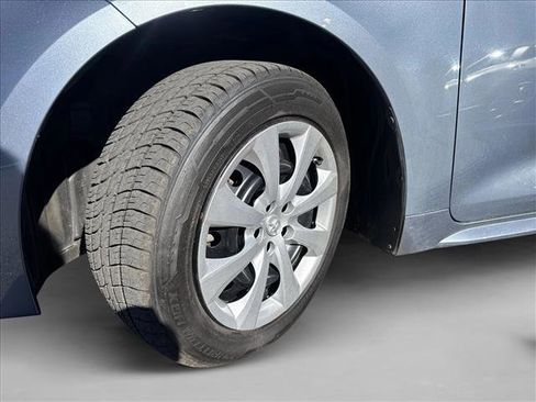 Used 2022 Toyota Corolla LE image 27
