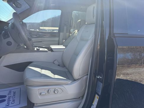 Used 2024 Cadillac Escalade Sport Platinum w/ LPO, ONYX Package image 14
