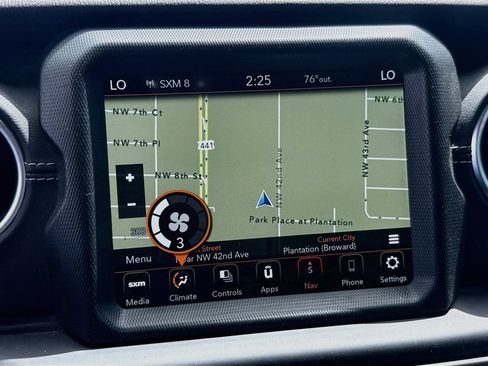 Used 2022 Jeep Wrangler Unlimited Sahara AWD/4WD image 14