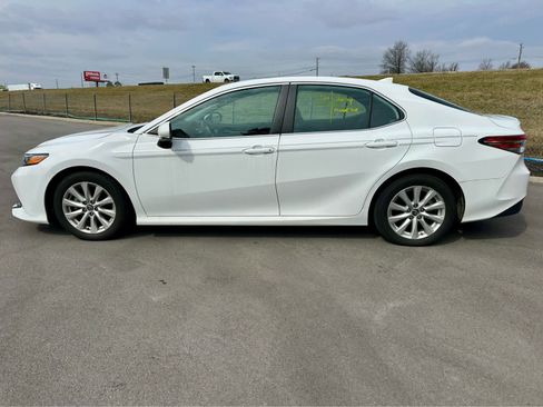 Used 2019 Toyota Camry LE image 7