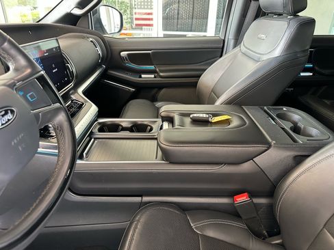 Certified 2025 Ford Expedition Platinum w/ Stealth Performance Package AWD/4WD image 22