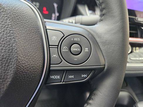 Certified 2025 Toyota Corolla SE w/ SE Premium Package FWD image 18