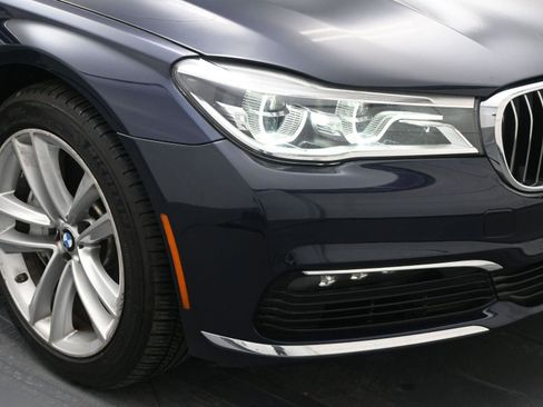 Used 2018 BMW 750i xDrive image 20