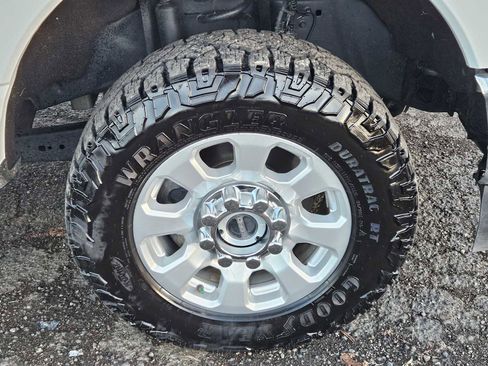 Used 2023 Ford F350 XLT image 9