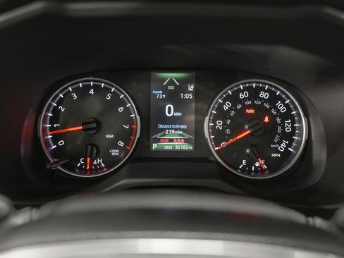 Used 2021 Toyota RAV4 XLE Premium AWD/4WD image 21