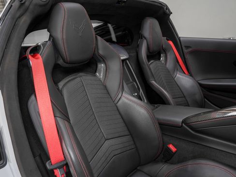 Used 2024 Chevrolet Corvette Stingray Premium Cpe w/ Stealth Interior Trim Package RWD image 30