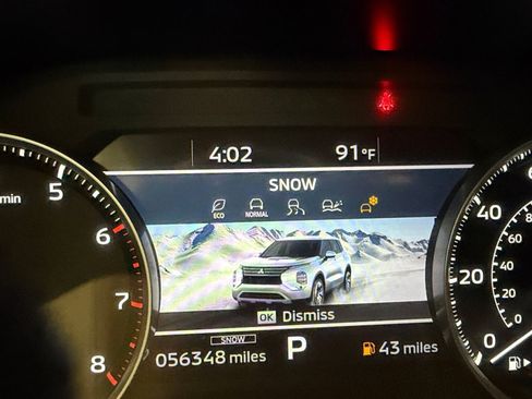 Used 2024 Mitsubishi Outlander SE FWD image 37