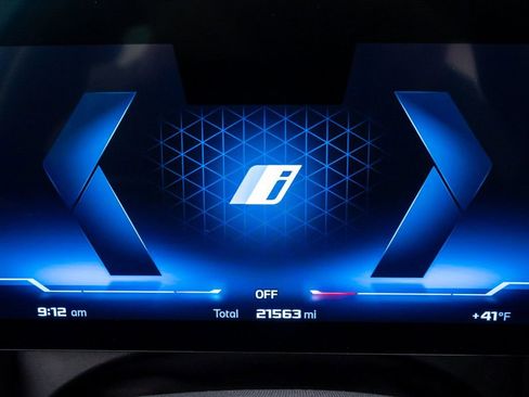 Used 2024 BMW i5 M60 w/ Executive Package image 21