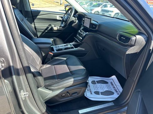 Used 2023 Ford Explorer Limited image 26