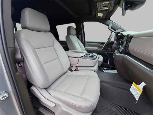 New 2026 Chevrolet Silverado 3500 LT w/ Texas Edition image 17