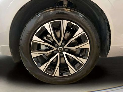 Used 2025 Volvo XC60 B5 Core AWD/4WD image 94