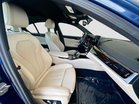 Used 2023 BMW 530i w/ Premium Package RWD image 26