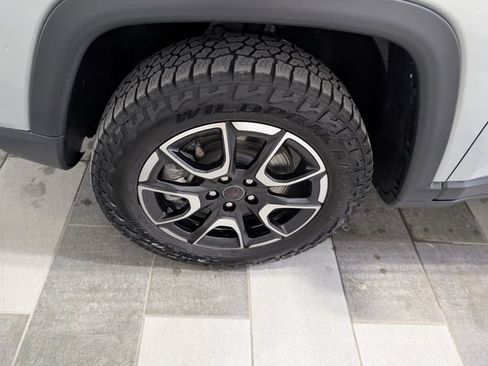 Used 2025 Jeep Compass Trailhawk AWD/4WD image 7
