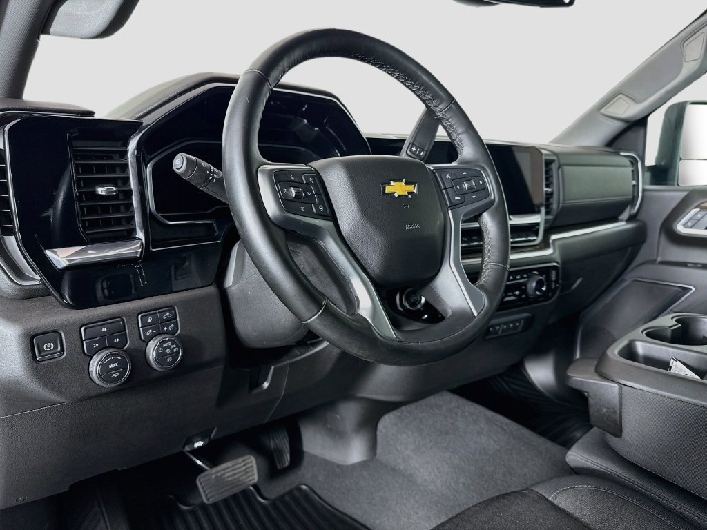 Used 2025 Chevrolet Silverado 2500 LT w/ All Star Edition AWD/4WD image 9