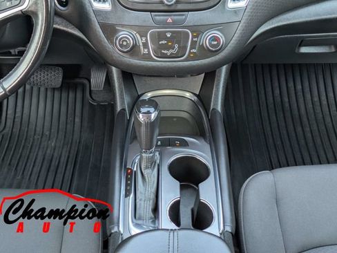 Used 2018 Chevrolet Malibu LT w/ Driver Confidence Package FWD image 21