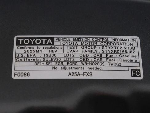 Certified 2025 Toyota RAV4 XSE w/ Advanced Technology Package AWD/4WD image 30