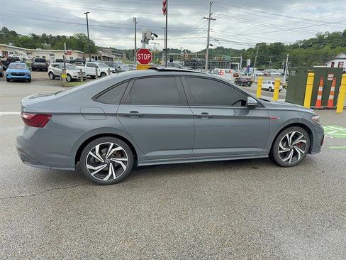 Used 2024 Volkswagen Jetta GLI Autobahn FWD image 3
