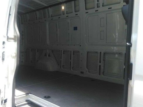 Used 2025 Mercedes-Benz Sprinter 2500 image 9