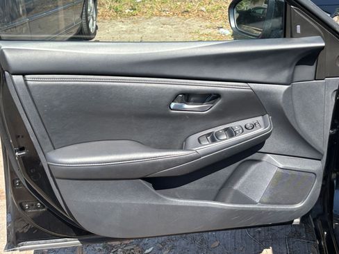 Used 2025 Nissan Sentra SV FWD image 18