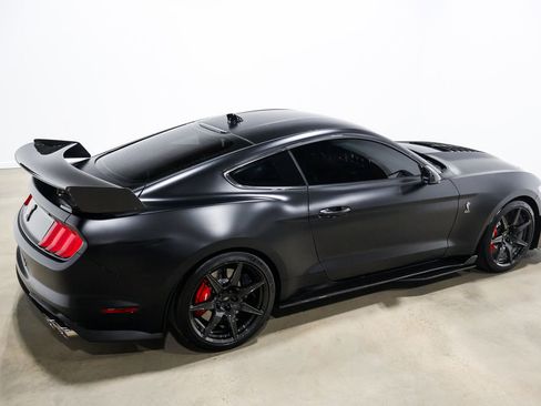 Used 2022 Ford Mustang Shelby GT500 w/ Carbon Fiber Track Pack RWD image 60