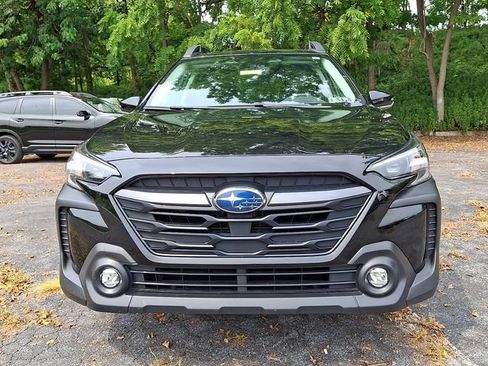 Used 2024 Subaru Outback Premium AWD/4WD image 2