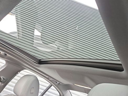 Used 2023 BMW 530e xDrive image 15