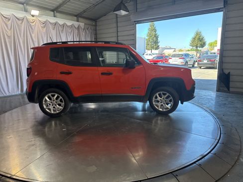 Used 2018 Jeep Renegade Sport w/ Power & Air Group image 4