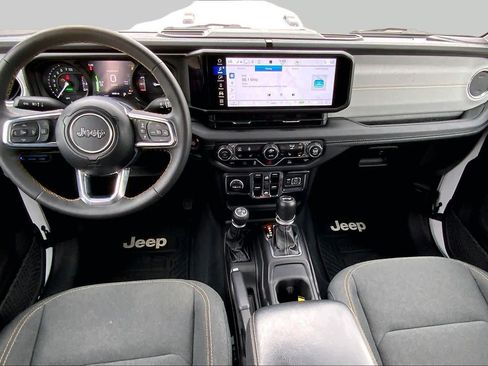 Used 2024 Jeep Wrangler Unlimited Sahara AWD/4WD image 15