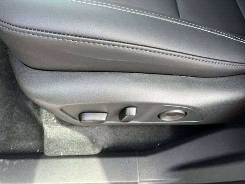 New 2026 GMC Acadia Elevation image 16