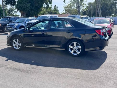 Used 2012 Toyota Camry SE FWD image 14