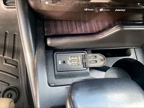 Used 2019 Lexus ES 300h w/ Accessory Package 2 image 31