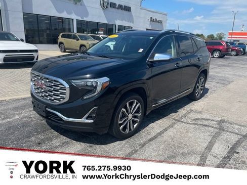 Used 2020 GMC Terrain Denali w/ Denali Premium Package AWD/4WD image 1