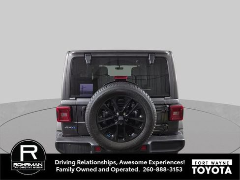 Used 2022 Jeep Wrangler Unlimited Sahara w/ Cold Weather Group AWD/4WD image 9
