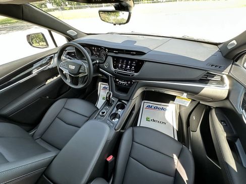 New 2025 Cadillac XT5 Premium Luxury w/ Technology Package image 9