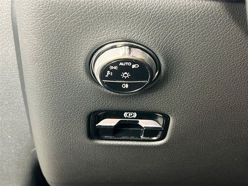 Certified 2026 Mercedes-Benz GLC 300 4MATIC image 11