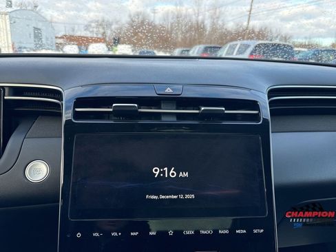 Used 2024 Hyundai Tucson Limited image 25