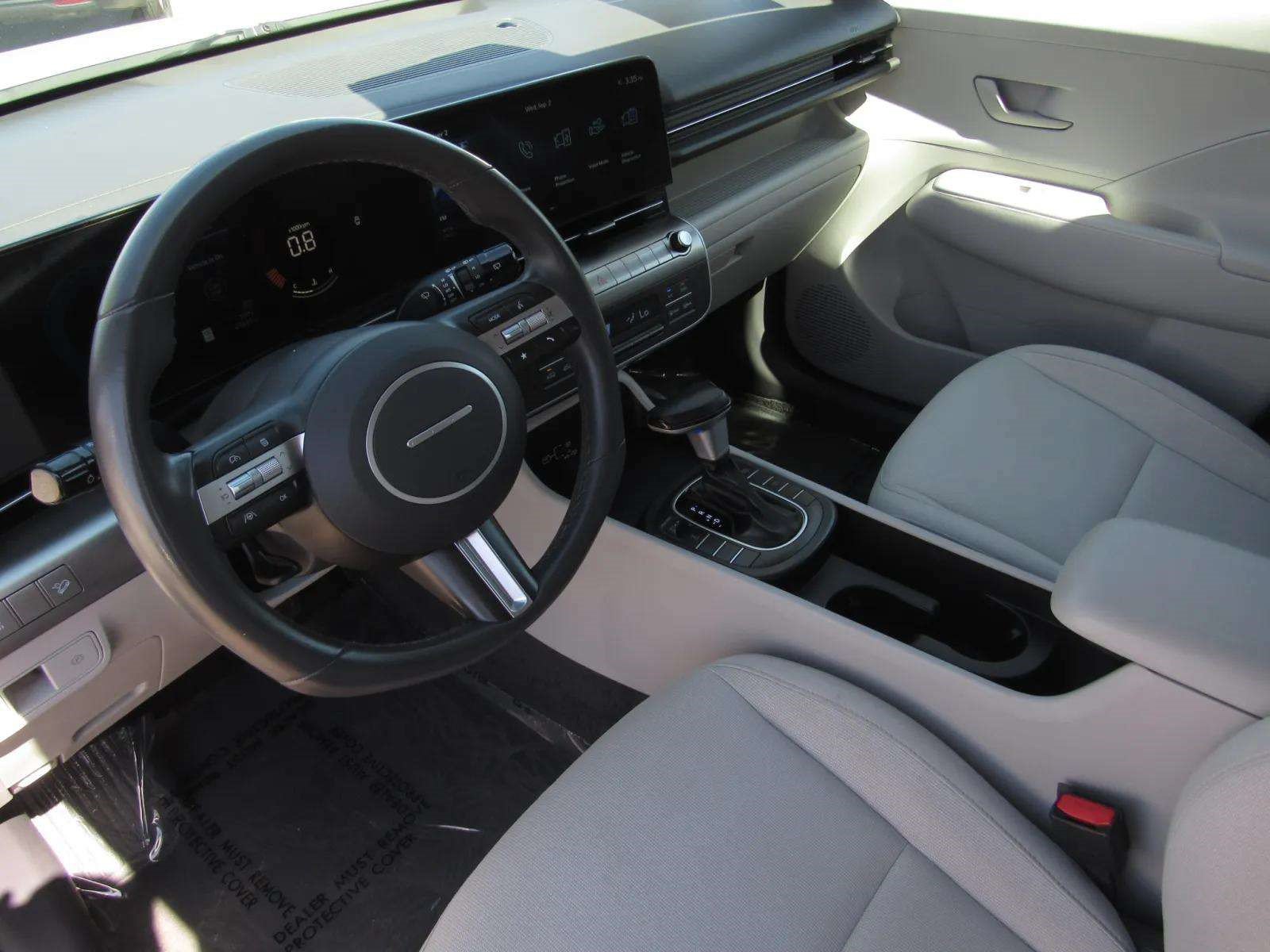 Used 2025 Hyundai Kona SEL AWD/4WD image 15
