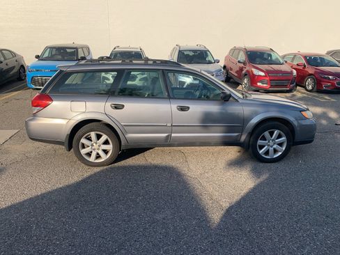 Used 2009 Subaru Outback 2.5i Special Edition AWD/4WD image 4