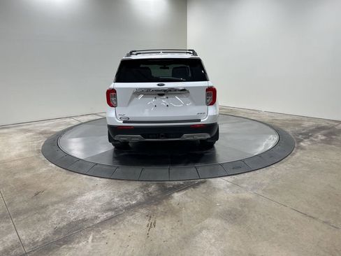 Used 2021 Ford Explorer XLT w/ Equipment Group 202A image 7