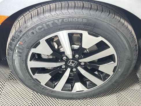 Used 2025 Honda Odyssey EX-L image 10