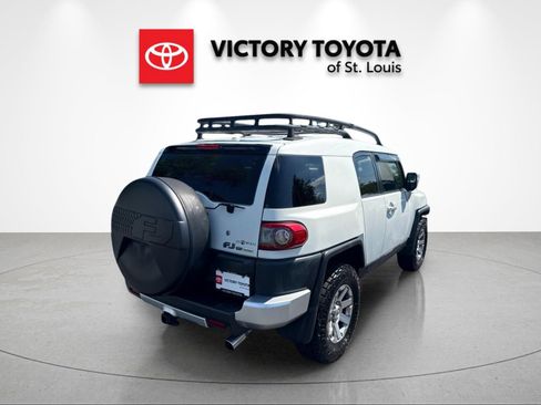 Used 2014 Toyota FJ Cruiser 4WD w/ Convenience Package image 3