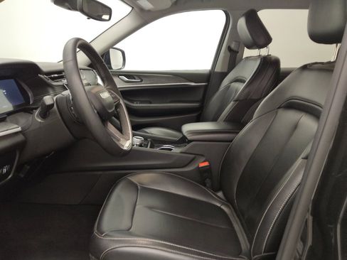 Used 2023 Jeep Grand Cherokee L Limited AWD/4WD image 17