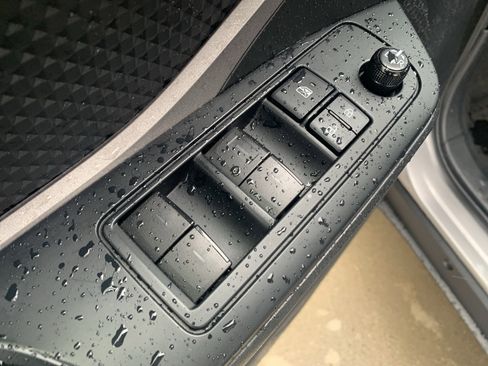 Used 2020 Toyota C-HR LE image 15