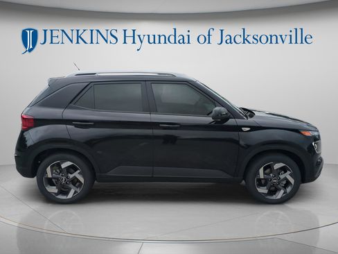 New 2026 Hyundai Venue SEL FWD image 2