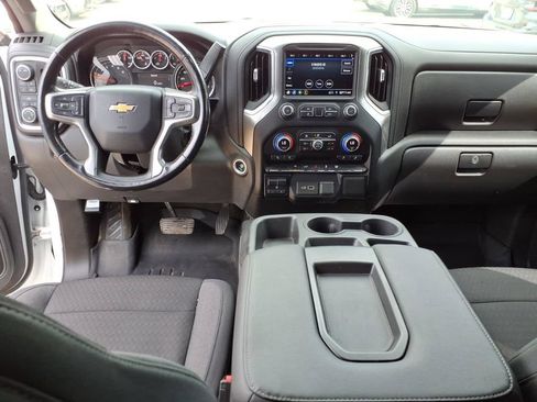 Used 2021 Chevrolet Silverado 1500 LT AWD/4WD image 12