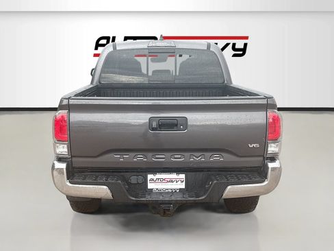 Used 2020 Toyota Tacoma SR5 RWD image 6